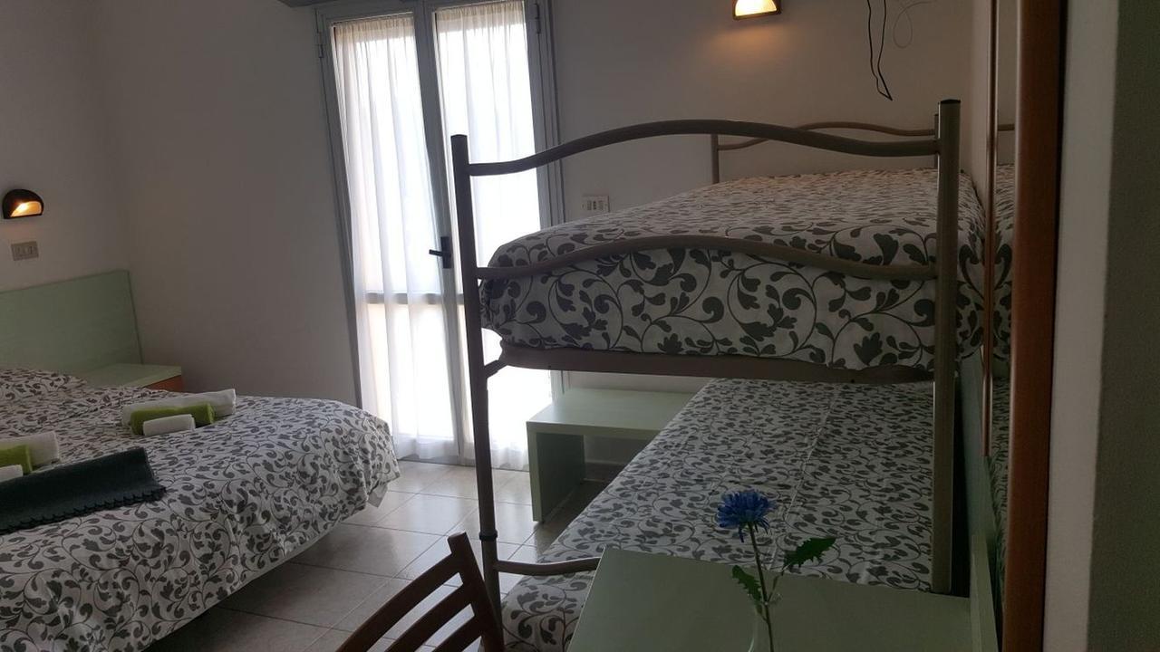 Hotel Villa Cesira Белларія-Іджеа-Марина Номер фото